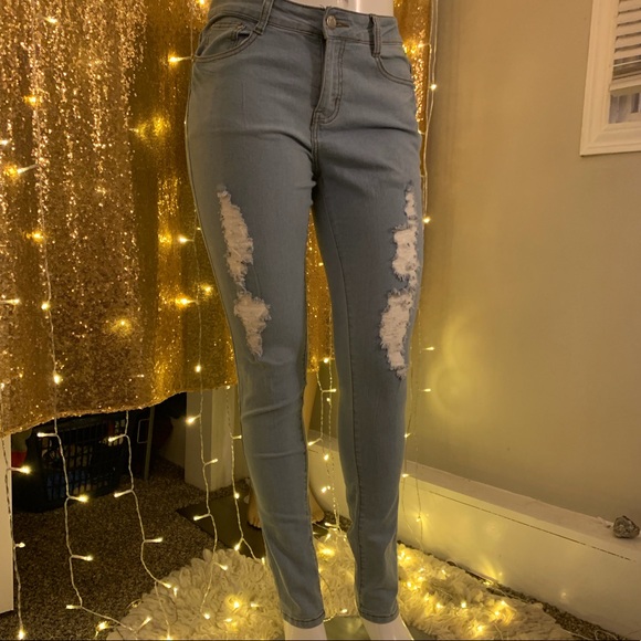 Fashion Nova‼️ Distressed Skinny Jeans - Picture 2 of 7